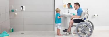 Dusch- und Toilettenrollstuhl Aquatec Ocean