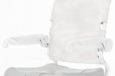 Angenehm geformte Armlehnen