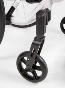 Manueller Rollstuhl Invacare Action 4 NG Detailansicht Vorderradaufnahme